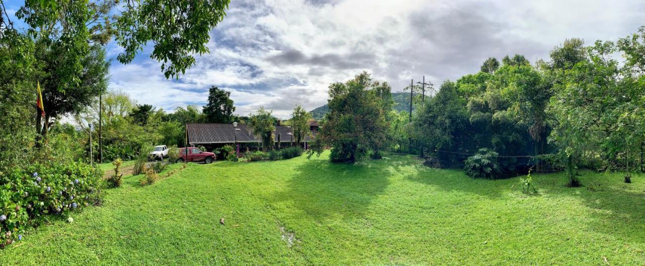 La Acuarela, Posada De La Monita Pereira Ngoại thất bức ảnh